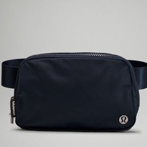 Lululemon Everywhere Belt Bag - Black New with tags